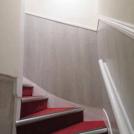 Glendale Hyde Park Hotel 3*