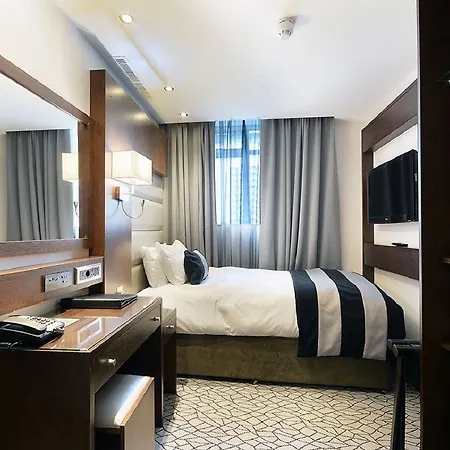 Hotel Park Grand Paddington Court