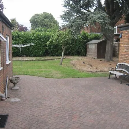 Debden Bed & Breakfast Hillingdon