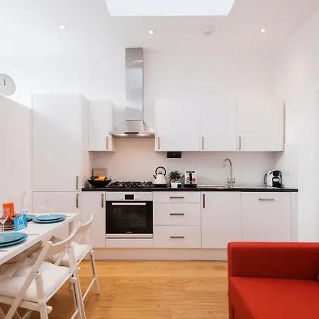 Apartment The North End Road