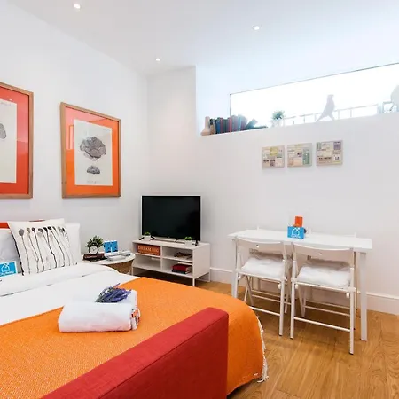 Apartment The North End Road London