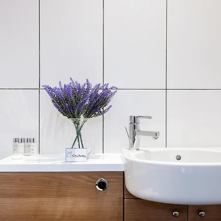 Apartment The North End Road London