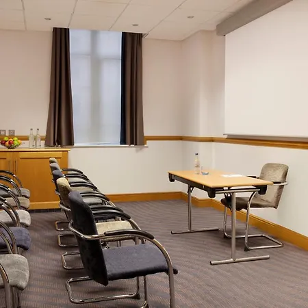 Leonardo London Hotel 4*