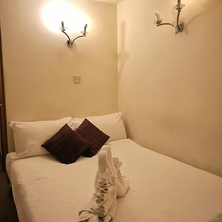 St Joseph Hotel 2*
