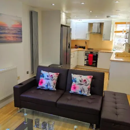 Apartamento Spacious 2-bed In Kingston Near Richmond Park *