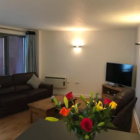 California Building Apartment London