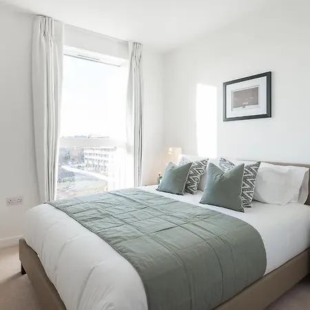 Luxury 2bed & 2bath Next To London Museum Apartment The Hyde