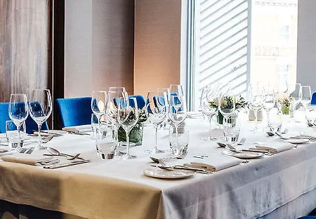 Montcalm East, Autograph Collection Hotel