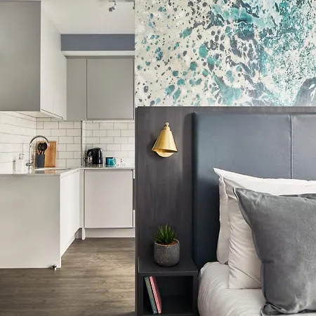 Ark Canary Wharf 4*