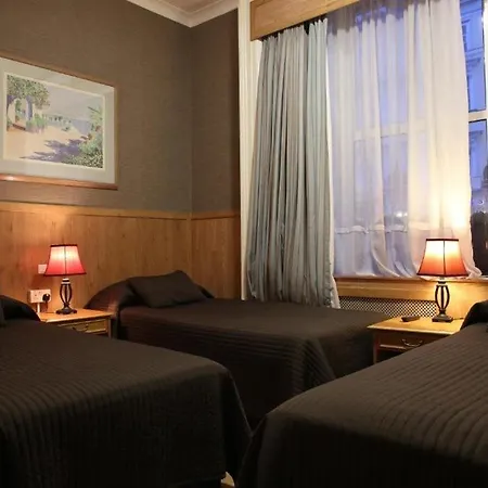 Huttons Hotel, Victoria Hotel