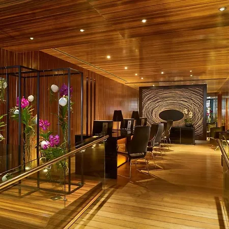 Lägenhetshotell Plaza On The River 5*