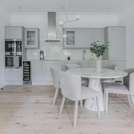 Elysian House - Kensington Serviced Apartment *