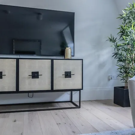 Elysian House - Kensington Serviced Apartment London