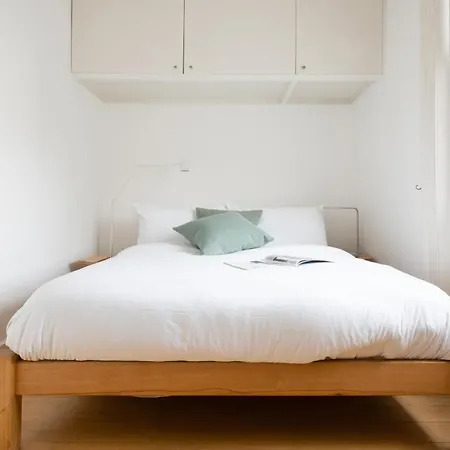 The Holland Park Escape - Modern & 2bdr Flat דירה