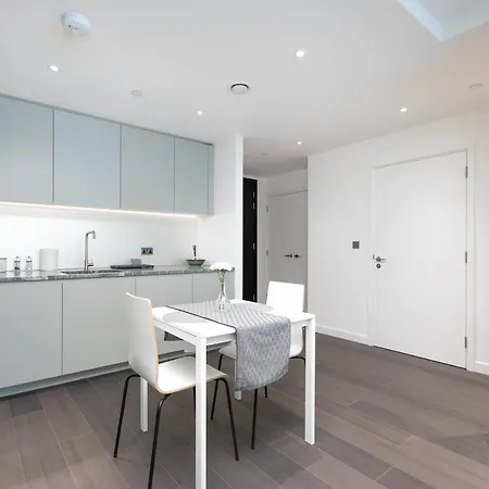 Greenwich Luxury O2 Apartment London
