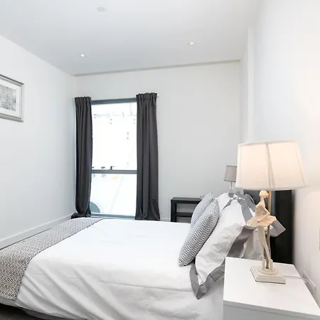 Greenwich Luxury O2 Apartment London