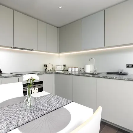 Greenwich Luxury O2 Apartment *