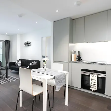 Greenwich Luxury O2 Apartment *