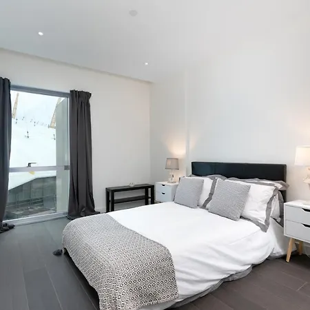 Greenwich Luxury O2 Apartment London
