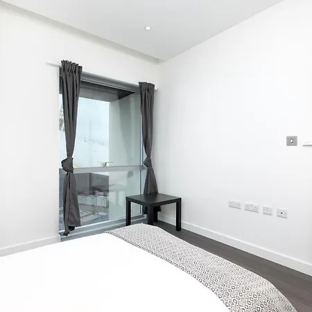 Greenwich Luxury O2 * London