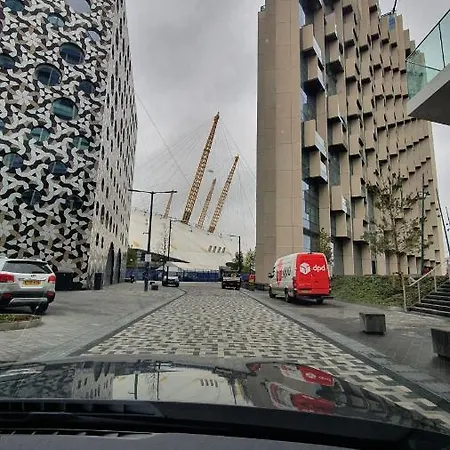 Greenwich Luxury O2 Apartment *