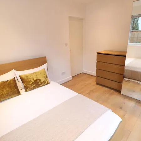 3bd Garden By Westfield