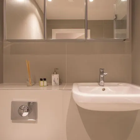 Apartment Battersea 2bed With A Balcony London