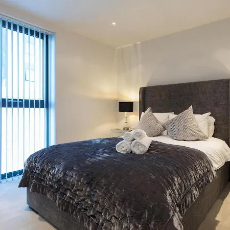 Battersea 2bed With A Balcony Apartment
