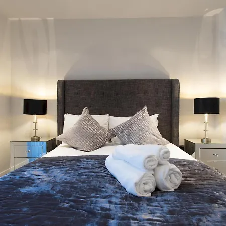 Apartment Battersea 2bed With A Balcony London
