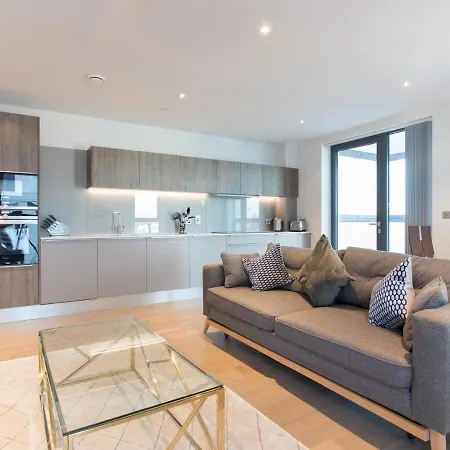 Battersea 2bed With A Balcony * London
