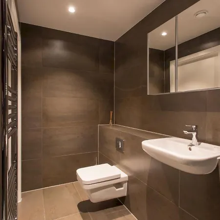 Battersea 2bed With A Balcony *