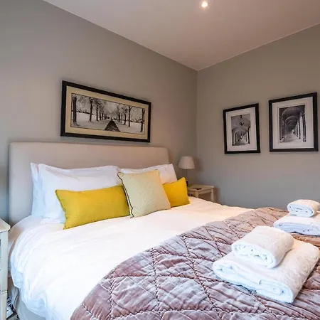 Bright Family Close To Wandsworth Common Apartment London