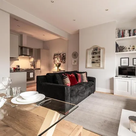 Bright Family Close To Wandsworth Common Apartment London