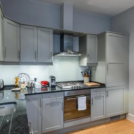 Bright Family Close To Wandsworth Common Apartment London