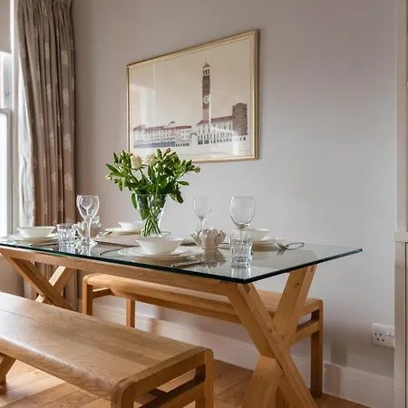 Apartment Bright Family Close To Wandsworth Common London
