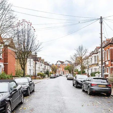 Bright Family Close To Wandsworth Common