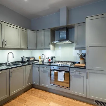Bright Family Close To Wandsworth Common Apartment London
