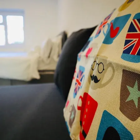 Luxury Near Wembley Stadium, Wembley Arena, Designer Outlet Apartment