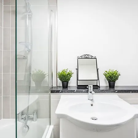 Hillsquare Residences - Tufnell Court At Victoria Park Apartment