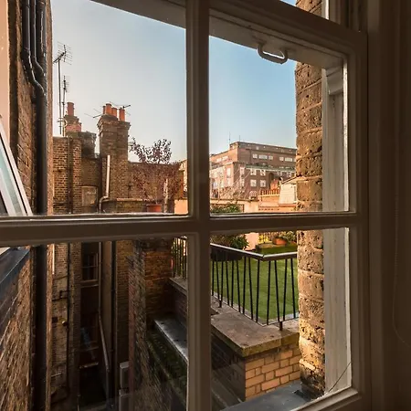 44 Curzon Street By Mansley Londra
