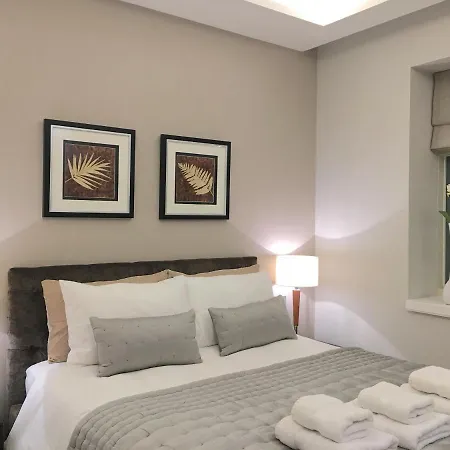 Trafalgar Luxury * London