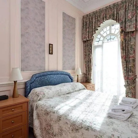 Kensingtoncourt Apartahotel