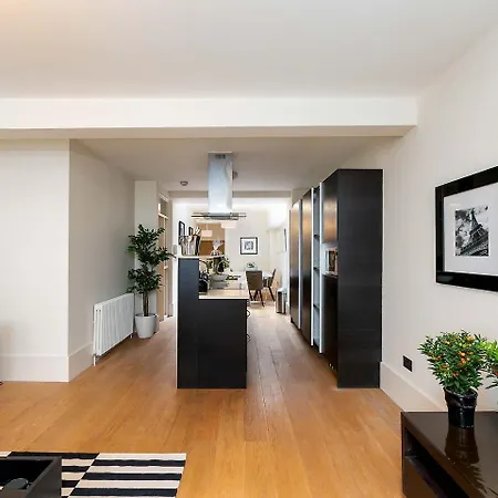 D Arblay Street 4*