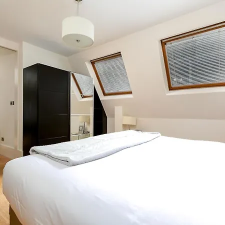D Arblay Street Hotel