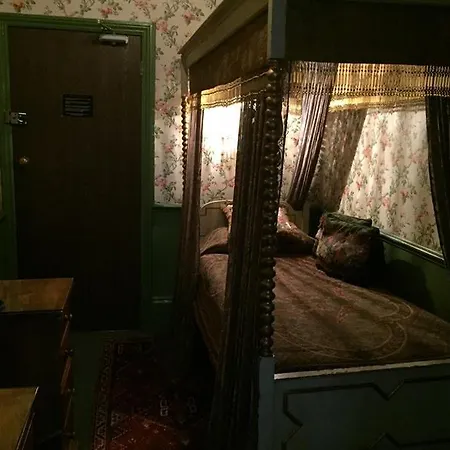 Hotel Pavilion 3*