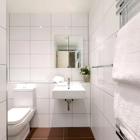 D Arblay Street Hotel 4*