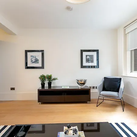 Hotel D Arblay Street 4*