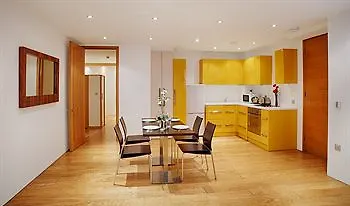Tower Bridge 4*