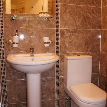 Sapphire Hotel London