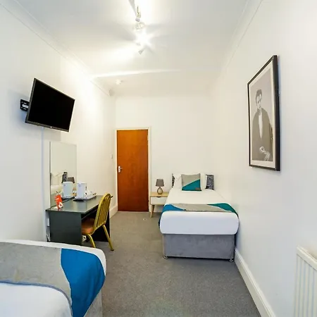 Hotel St George's